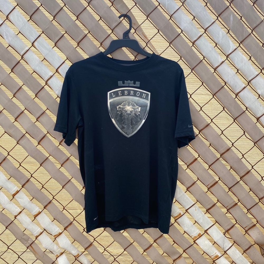 Nike Di-fit Lebron James 👑 shirt